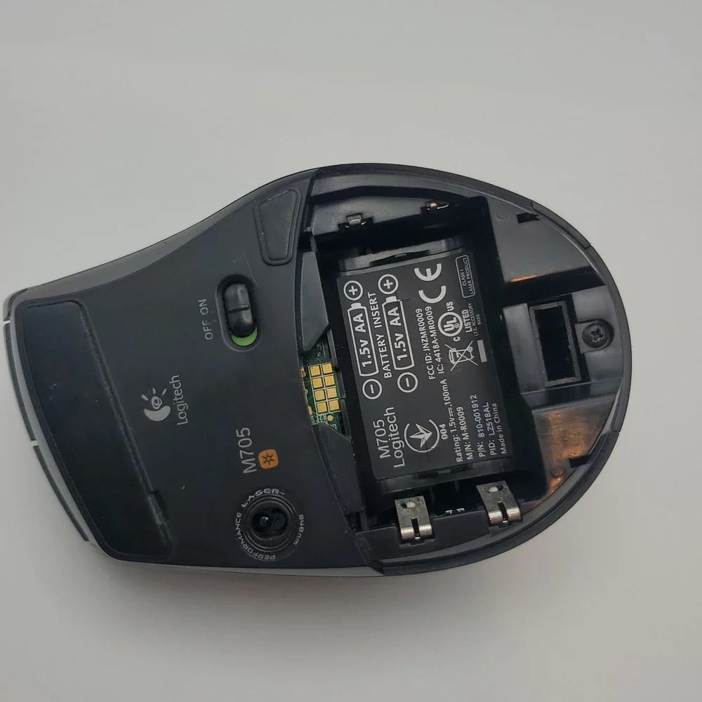Logitech M705 Wireless Laser Mouse & USB Receiver -‎ WORKING